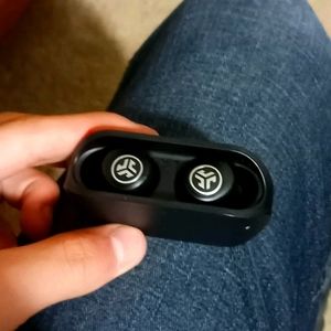 Bluetooth headphones